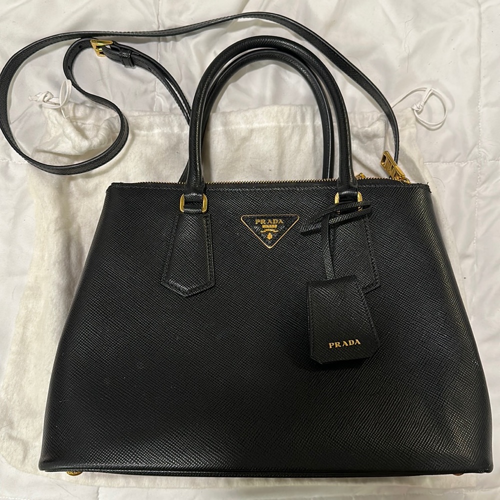 Prada Medium Galleria Saffiano Black
